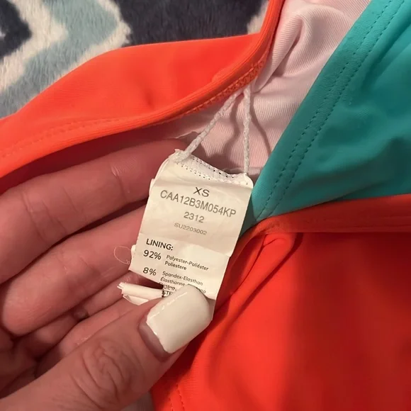 Colorblock Asymmetrical Bikini Set - Picture 6 of 9